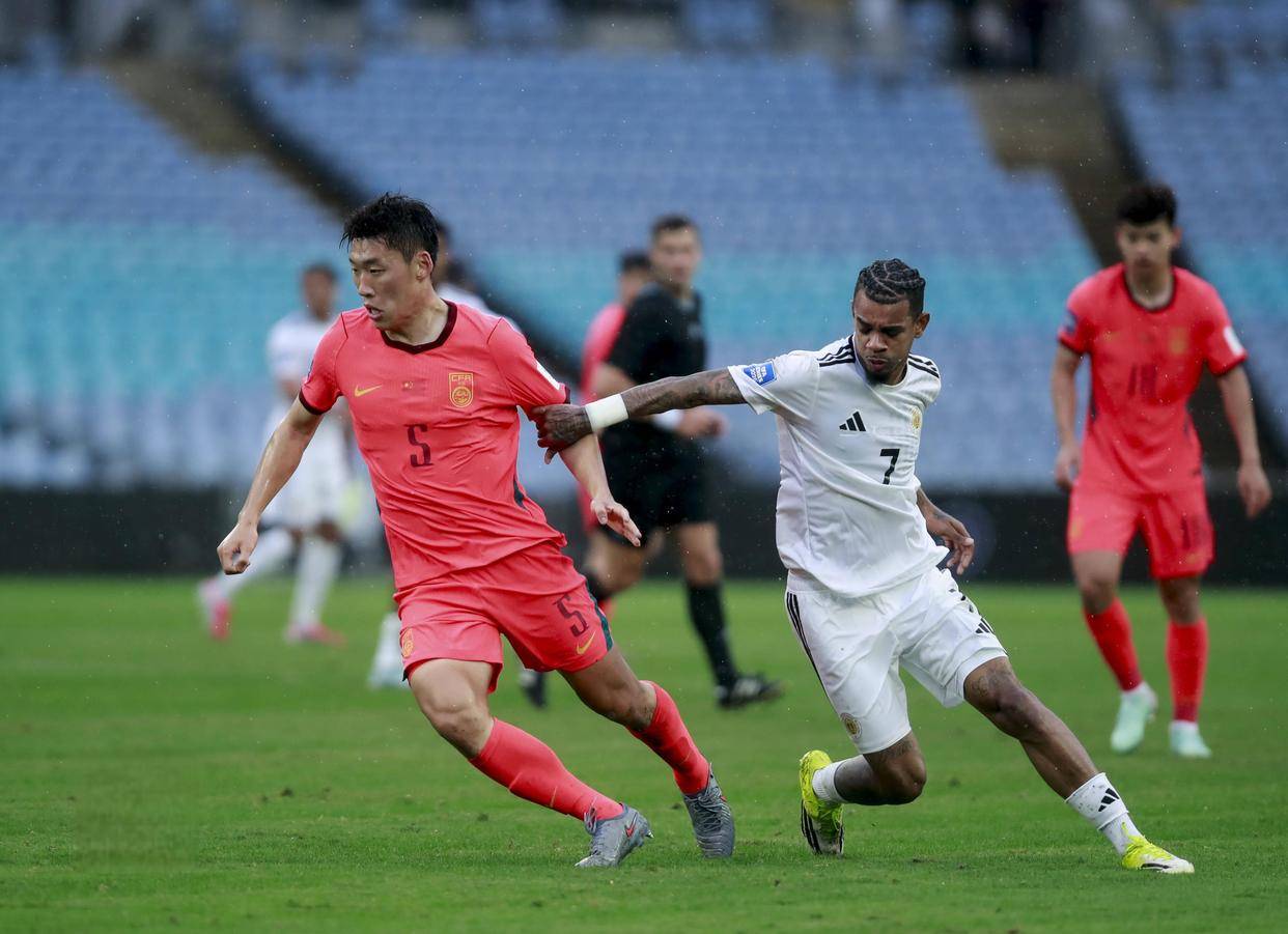 邵佳一能否将他的德甲经验转化为国足蜕变?首秀胜负背后暴露三大挑战!